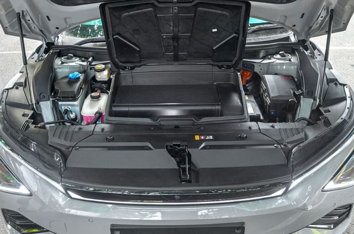 2025 Kia EV6 frunk 2025 Kia EV6 frunk