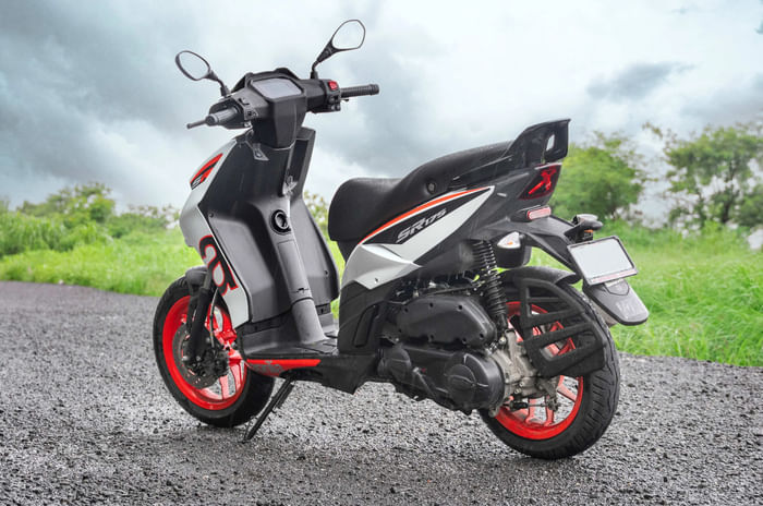 Aprilia SR 175 rear left static in field Aprilia SR 175 rear left static in field