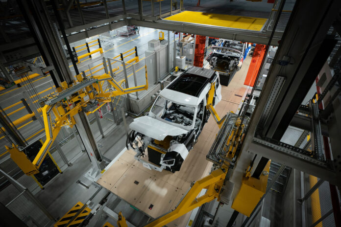 Government-could-buy-parts-for-JLR-to-help-suppliers-after.jpg