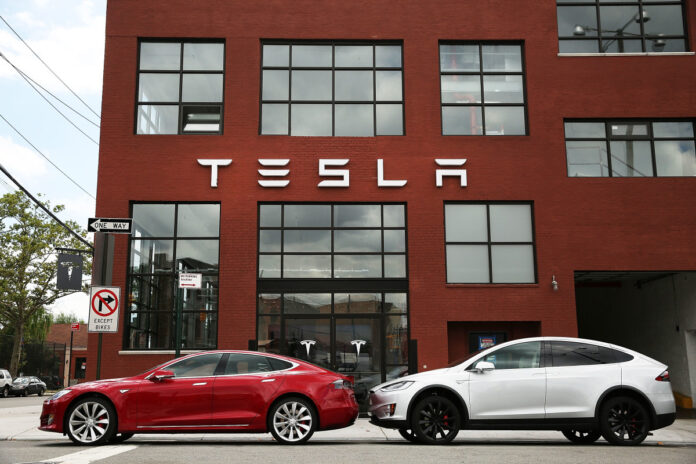 Tesla-Keeps-Settling-Autopilot-Death-Lawsuits—And-That039s-a-Big-Shift.jpg
