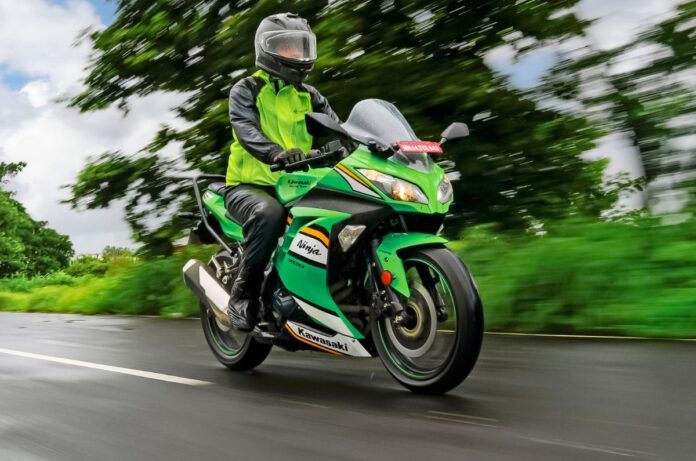 2025-Kawasaki-Ninja-300-review-Old-school-still-cool.jpg