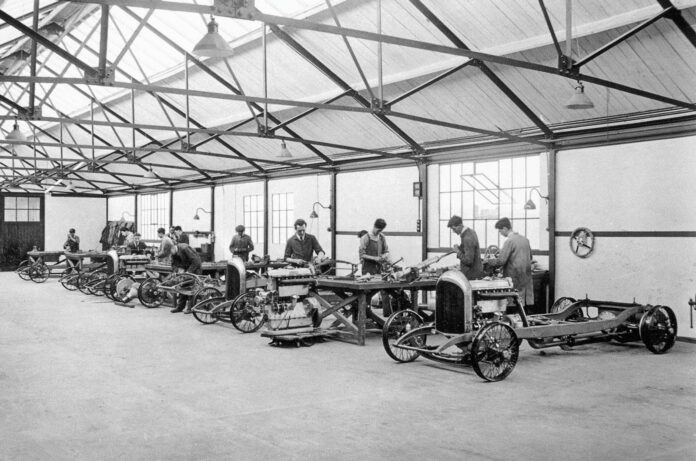 Crewe-story-Bentleys-difficult-journey-from-start-up-to-supremacy.jpg