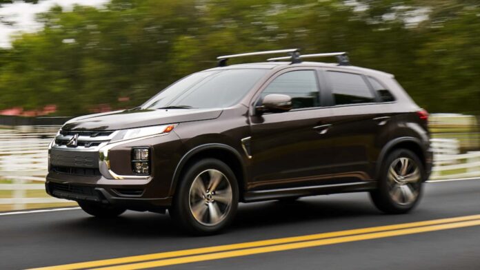 Mitsubishi-Might-Try-to-Replace-the-Mirage-with-a-Cheaper.jpg