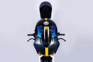 Modern Honda CB750 café racer by Carriero Corse